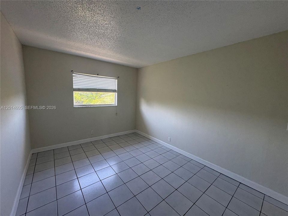В аренду: $1,695 (2 спален, 1 ванн, 721 Квадратных фут)