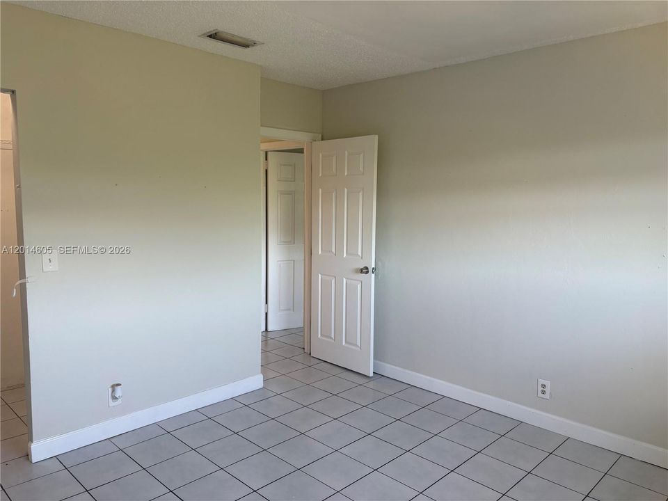 В аренду: $1,695 (2 спален, 1 ванн, 721 Квадратных фут)