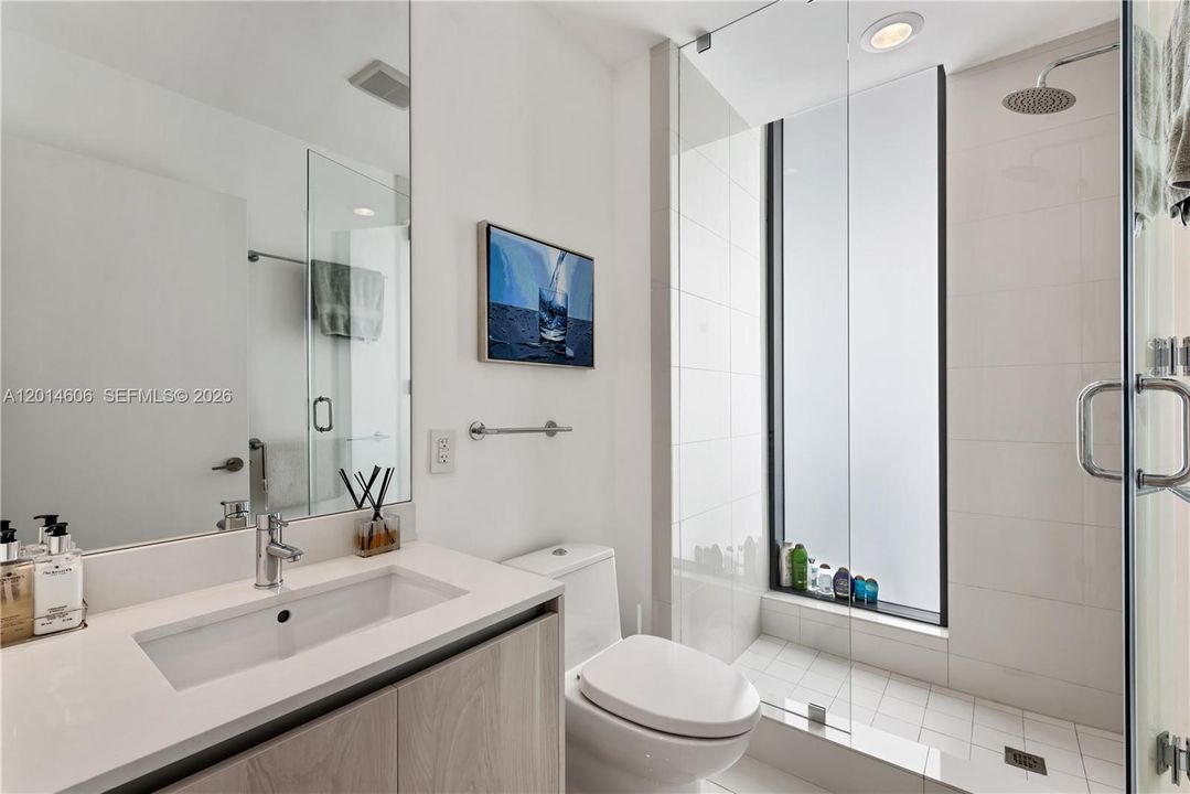 Activo con contrato: $1,795,000 (4 camas, 4 baños, 2232 Pies cuadrados)