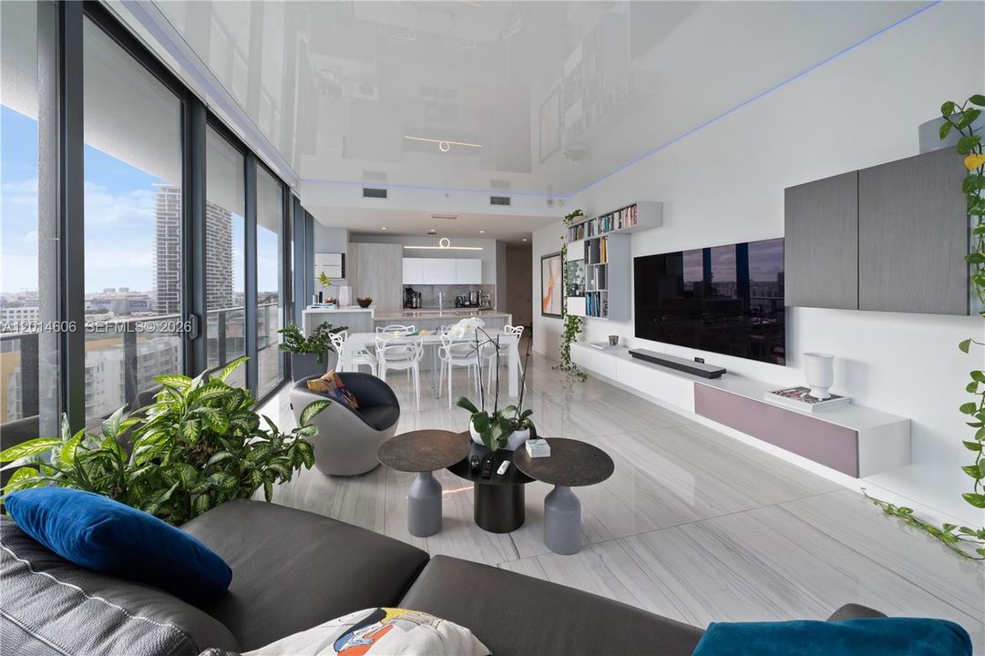Activo con contrato: $1,795,000 (4 camas, 4 baños, 2232 Pies cuadrados)