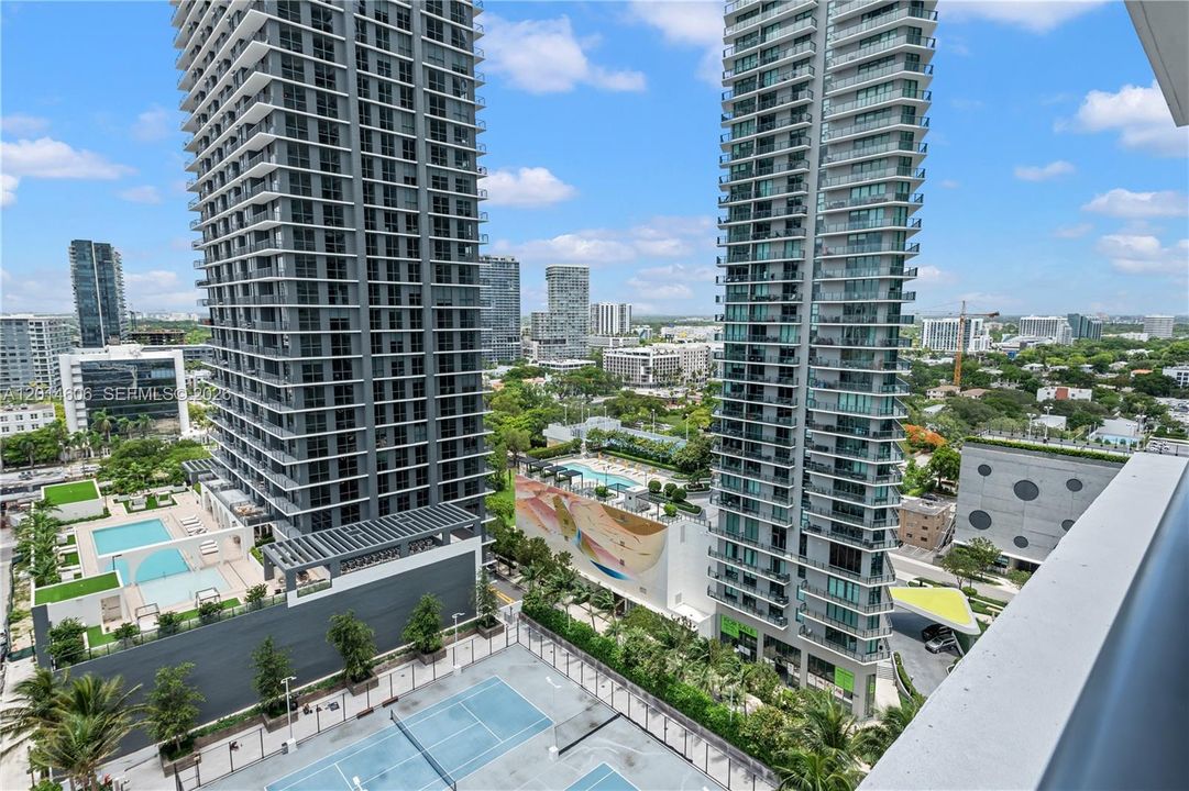 Activo con contrato: $1,795,000 (4 camas, 4 baños, 2232 Pies cuadrados)