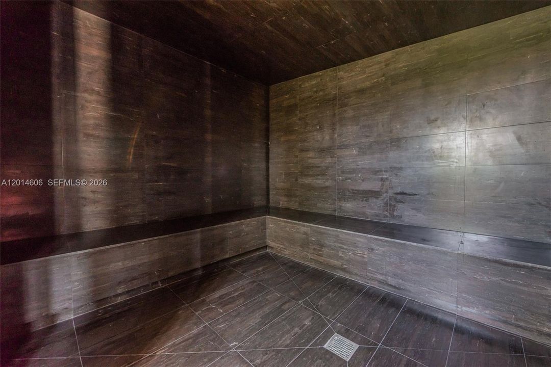 Activo con contrato: $1,795,000 (4 camas, 4 baños, 2232 Pies cuadrados)