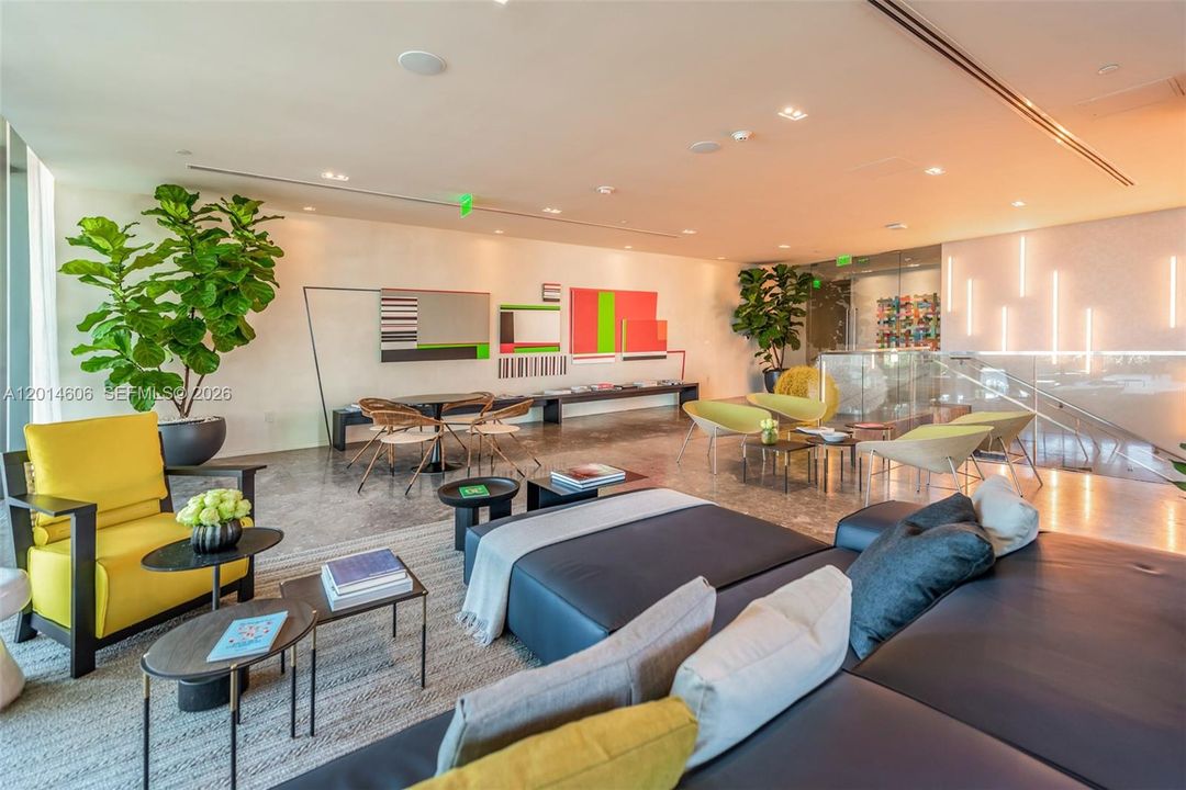 Activo con contrato: $1,795,000 (4 camas, 4 baños, 2232 Pies cuadrados)