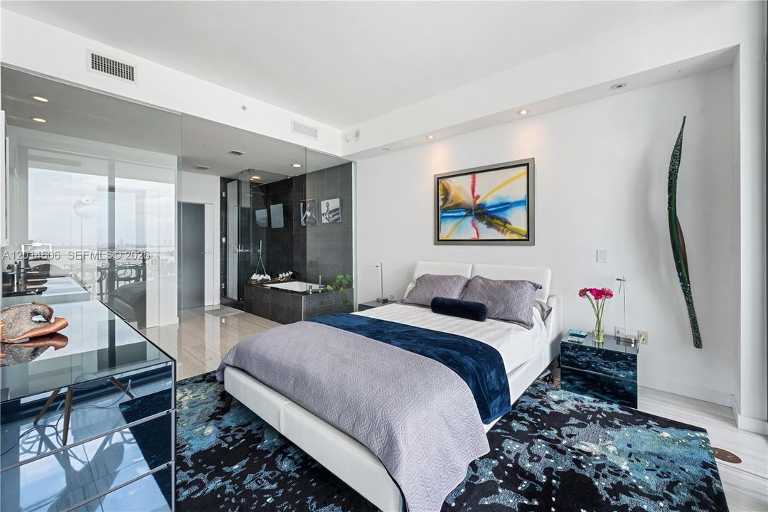 Activo con contrato: $1,795,000 (4 camas, 4 baños, 2232 Pies cuadrados)