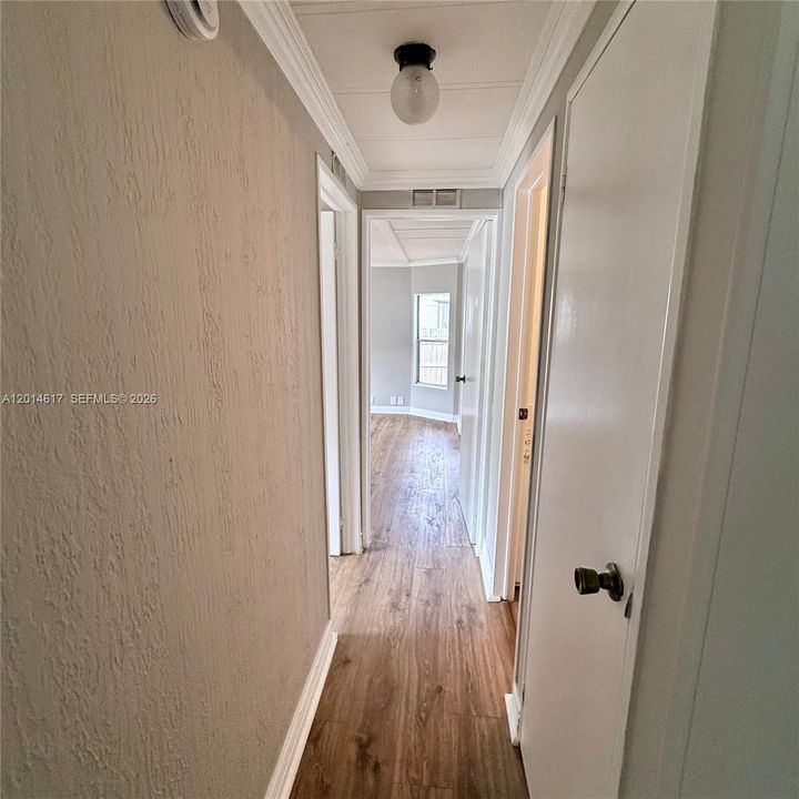For Sale: $244,900 (2 beds, 2 baths, 1259 Square Feet)