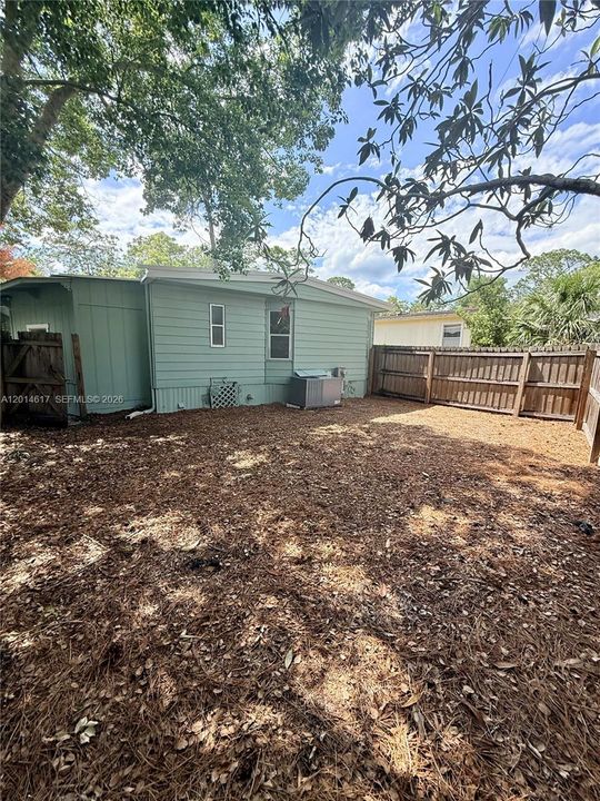 For Sale: $244,900 (2 beds, 2 baths, 1259 Square Feet)