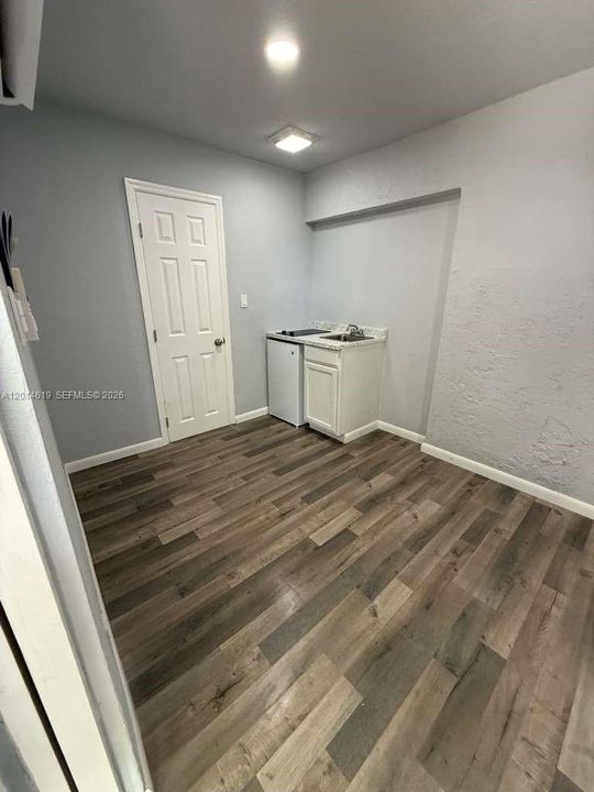 En Renta: $1,200 (1 camas, 1 baños, 2488 Pies cuadrados)