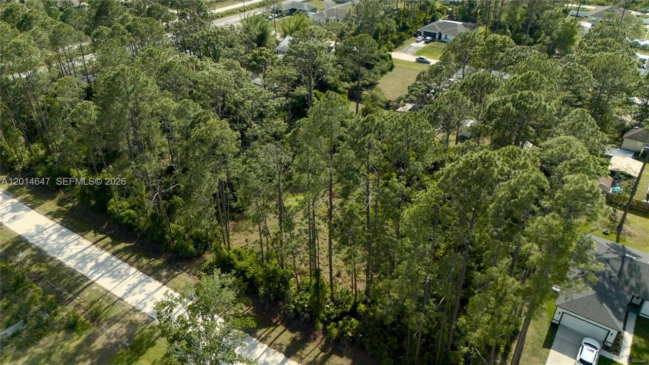 На продажу: $34,999 (0.26 acres)
