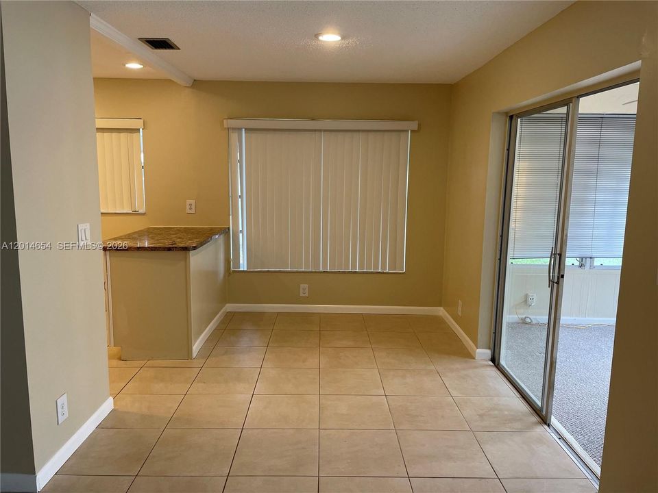 En Venta: $244,900 (2 camas, 2 baños, 1114 Pies cuadrados)