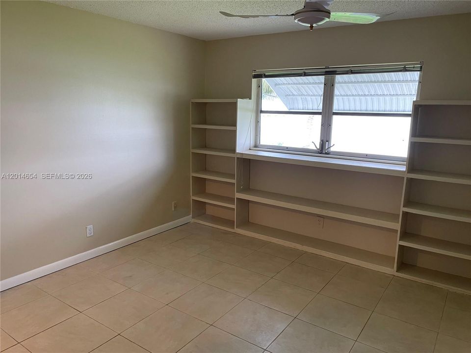 En Venta: $244,900 (2 camas, 2 baños, 1114 Pies cuadrados)