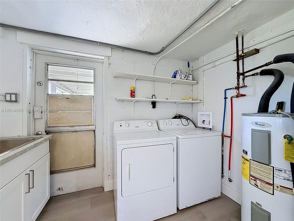 En Venta: $414,990 (3 camas, 2 baños, 1280 Pies cuadrados)