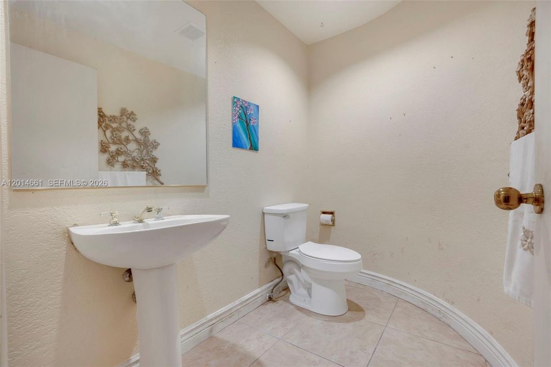 Active With Contract: $550,000 (3 beds, 2 baths, 2151 Square Feet)