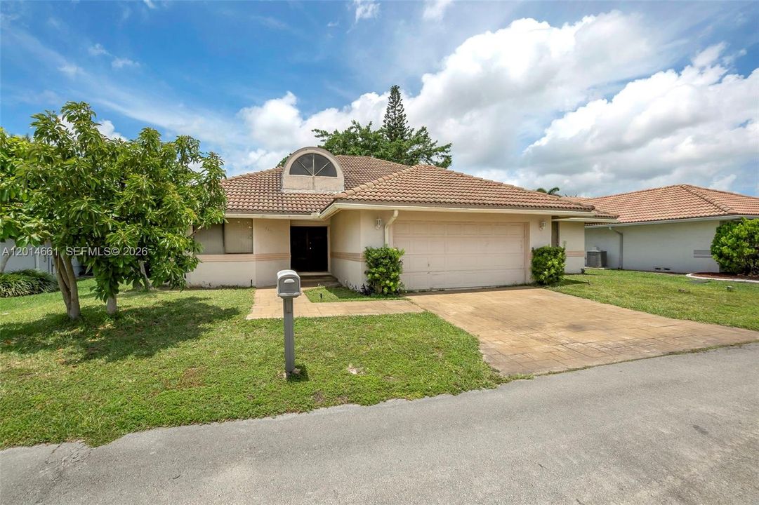 Active With Contract: $550,000 (3 beds, 2 baths, 2151 Square Feet)