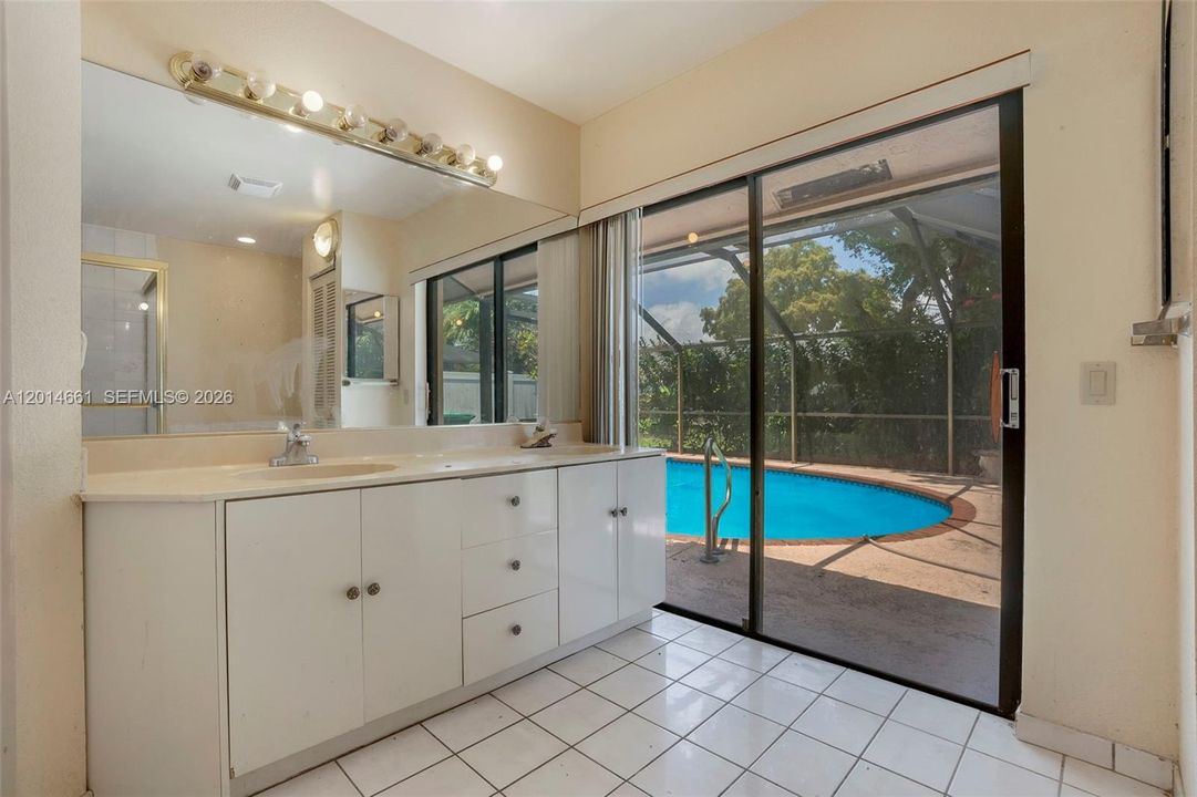 Active With Contract: $550,000 (3 beds, 2 baths, 2151 Square Feet)