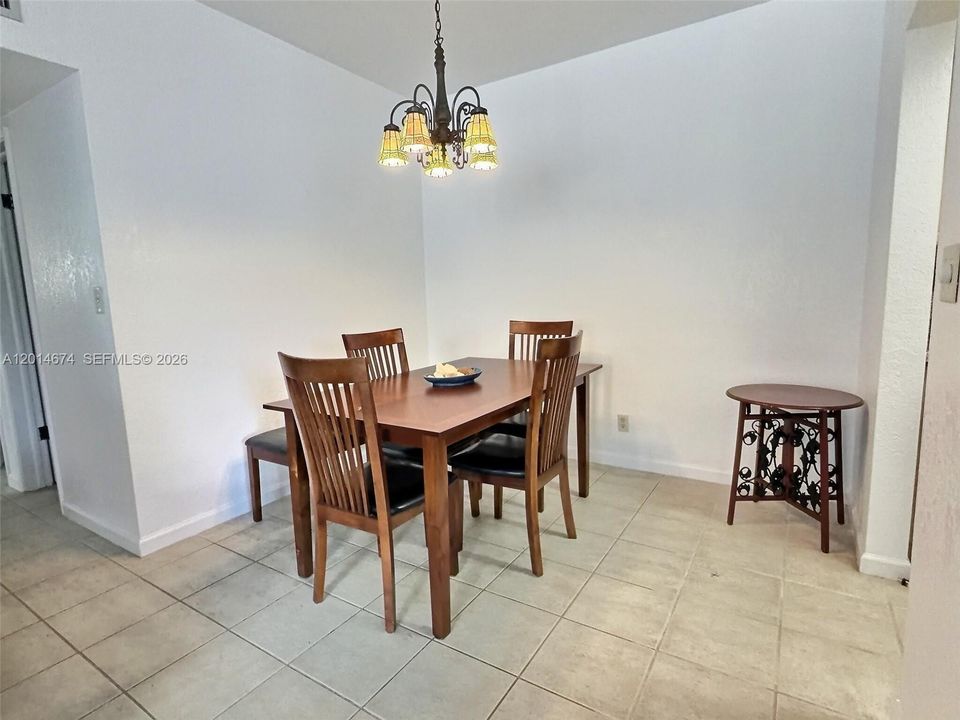 Active With Contract: $2,300 (2 beds, 2 baths, 890 Square Feet)