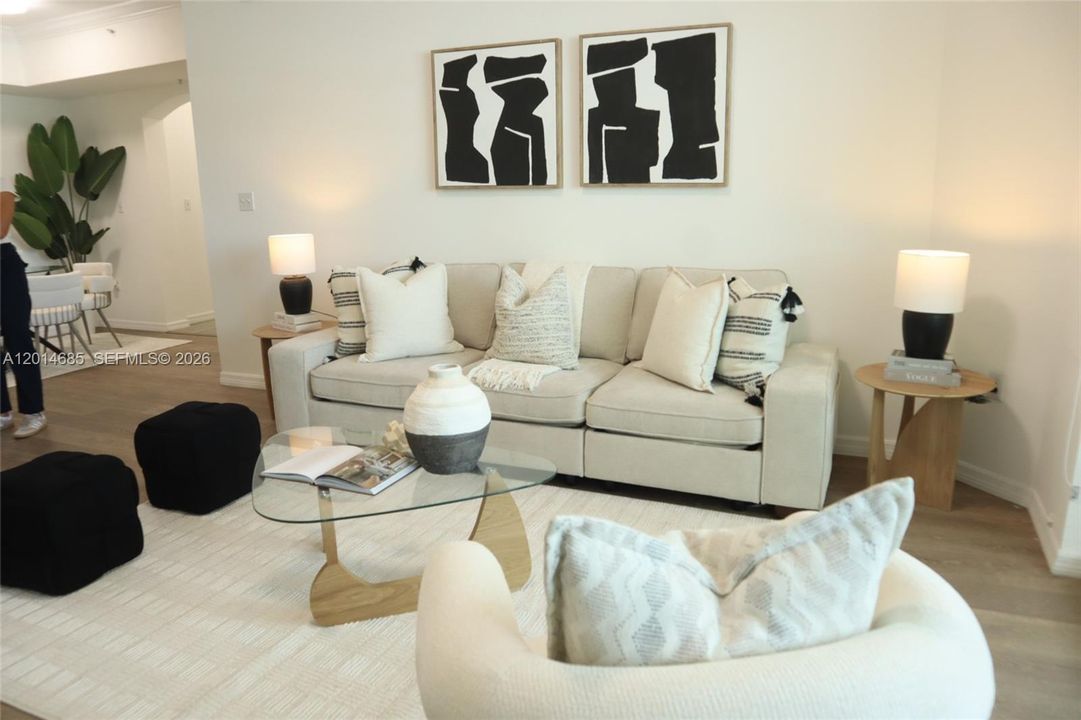 For Sale: $499,000 (2 beds, 2 baths, 997 Square Feet)