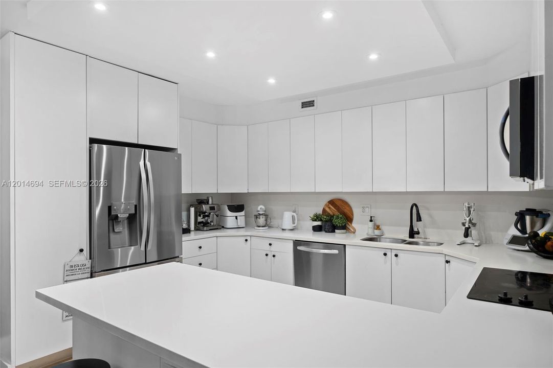 Activo con contrato: $1,250,000 (3 camas, 2 baños, 1600 Pies cuadrados)