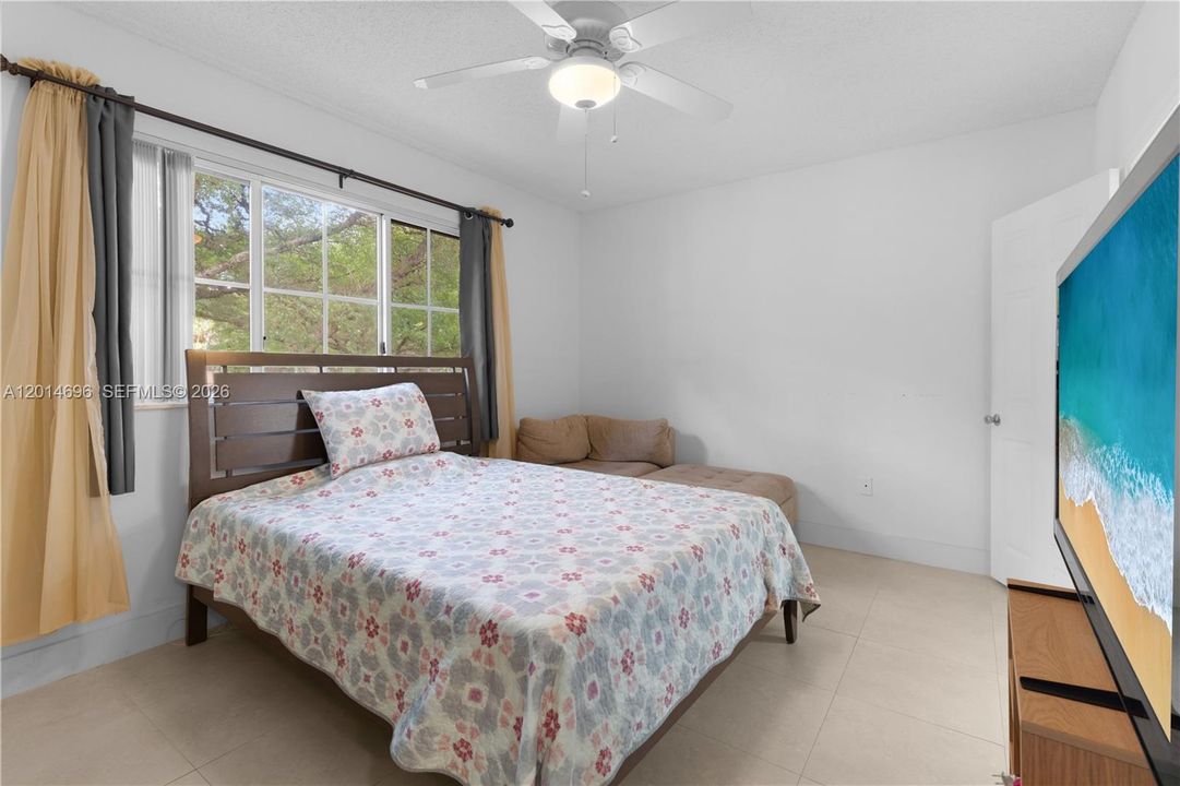 Active With Contract: $2,850 (3 beds, 2 baths, 1450 Square Feet)