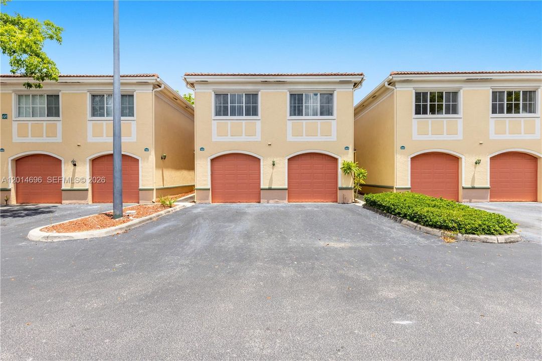 Active With Contract: $2,850 (3 beds, 2 baths, 1450 Square Feet)
