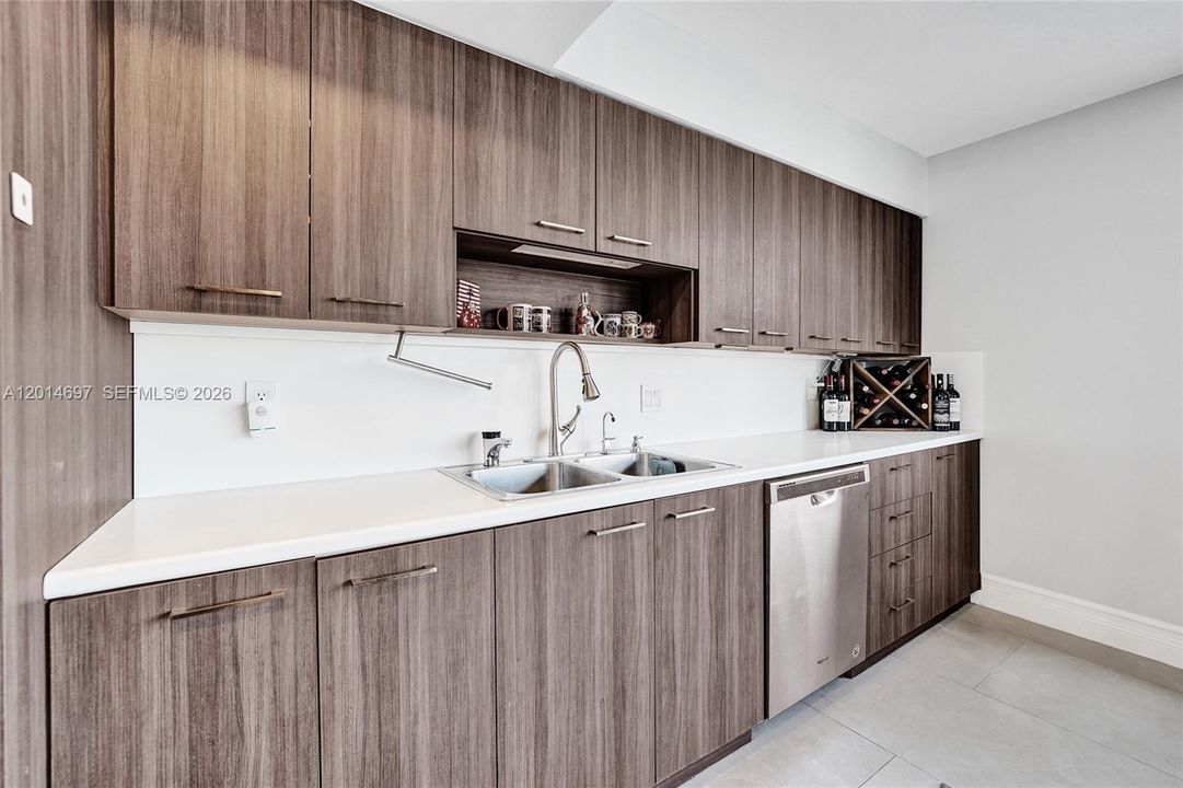 На продажу: $675,000 (2 спален, 2 ванн, 1500 Квадратных фут)