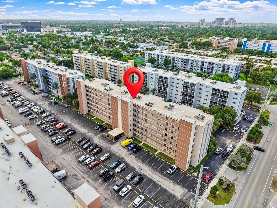 Active With Contract: $180,000 (1 beds, 1 baths, 730 Square Feet)