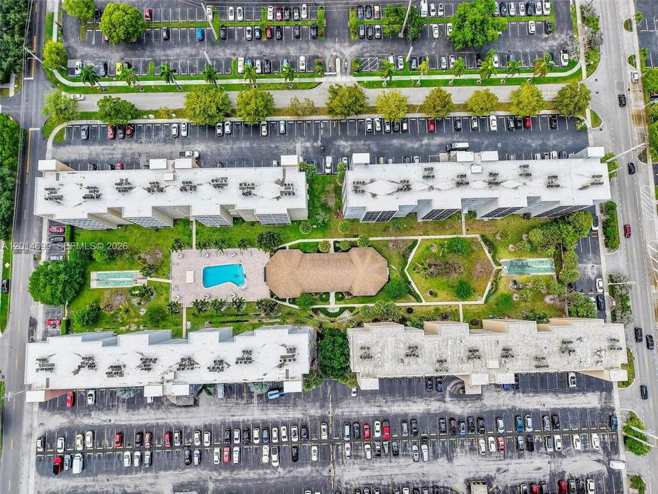 Active With Contract: $180,000 (1 beds, 1 baths, 730 Square Feet)