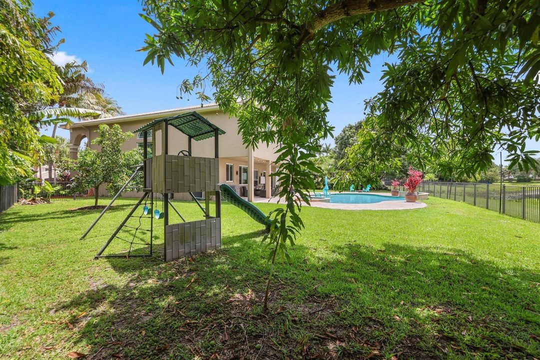 8578 Trailwinds Court - 54.jpg-SMALL