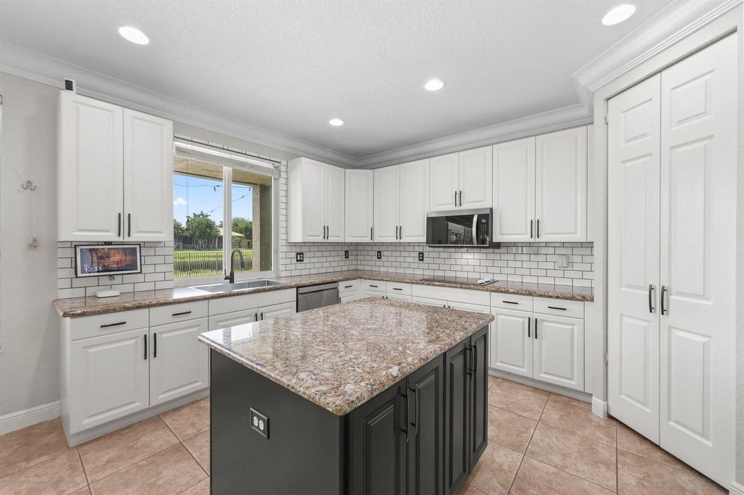 8578 Trailwinds Court - 22.jpg-SMALL