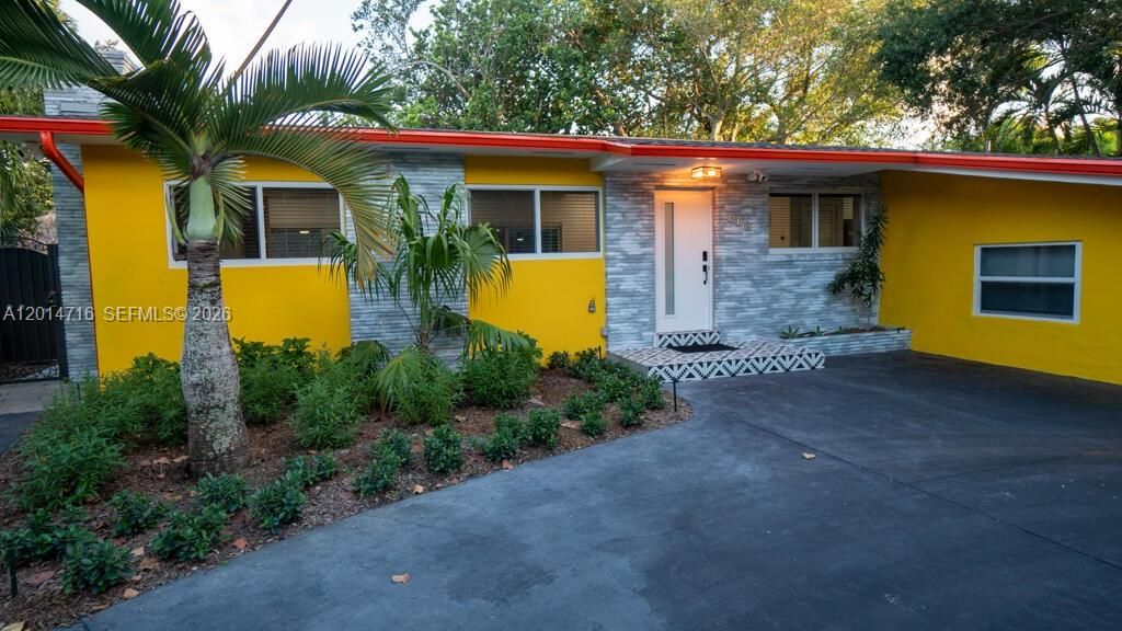 Activo con contrato: $975,000 (3 camas, 3 baños, 1623 Pies cuadrados)