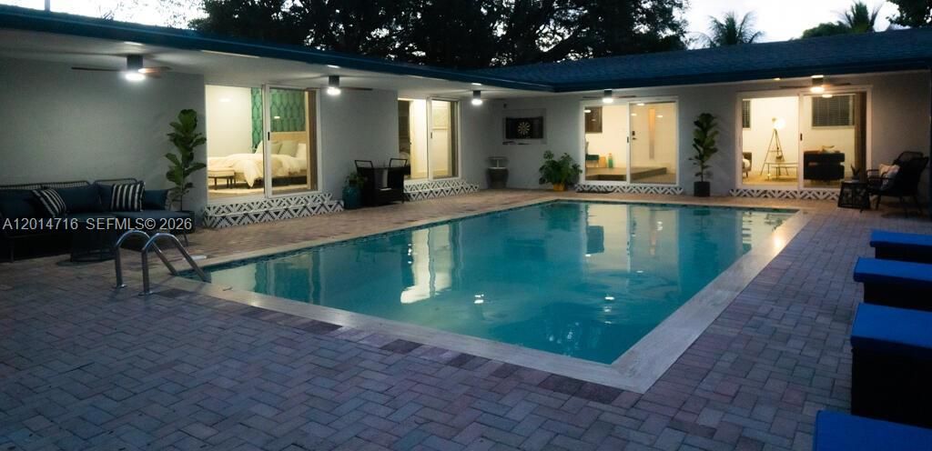 Activo con contrato: $975,000 (3 camas, 3 baños, 1623 Pies cuadrados)