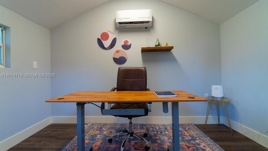 Activo con contrato: $975,000 (3 camas, 3 baños, 1623 Pies cuadrados)