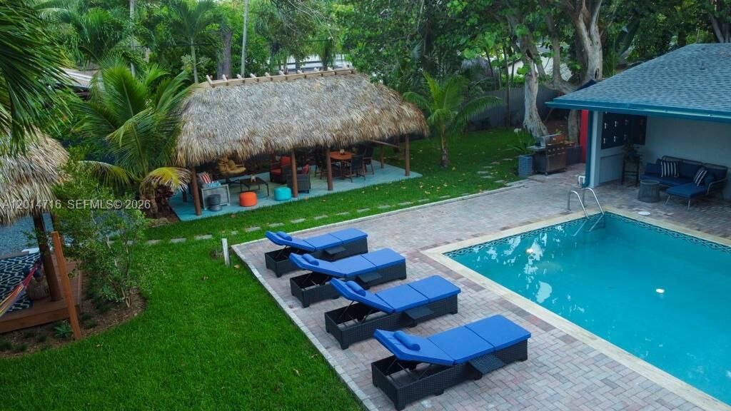Activo con contrato: $975,000 (3 camas, 3 baños, 1623 Pies cuadrados)
