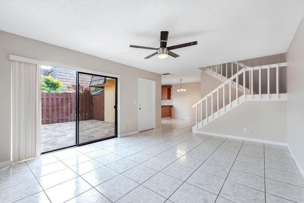 941SpringdaleCirPalmSprings-2