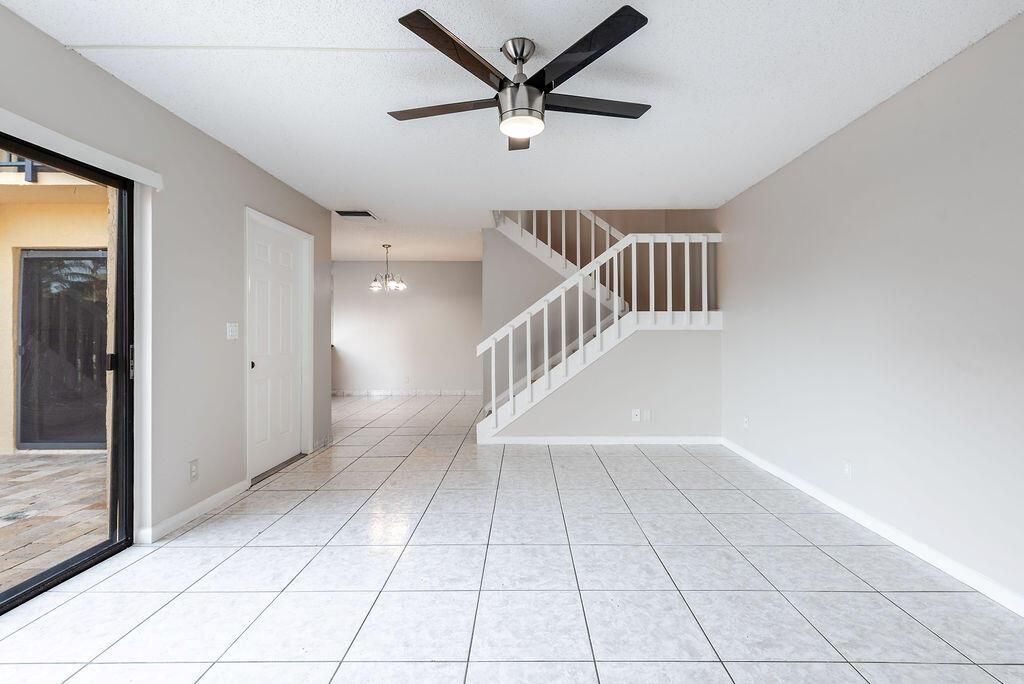 941SpringdaleCirPalmSprings-3