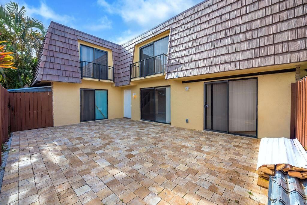 941SpringdaleCirPalmSprings-26
