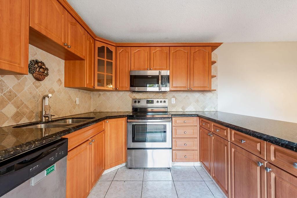 941SpringdaleCirPalmSprings-10