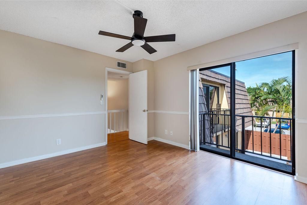 941SpringdaleCirPalmSprings-14