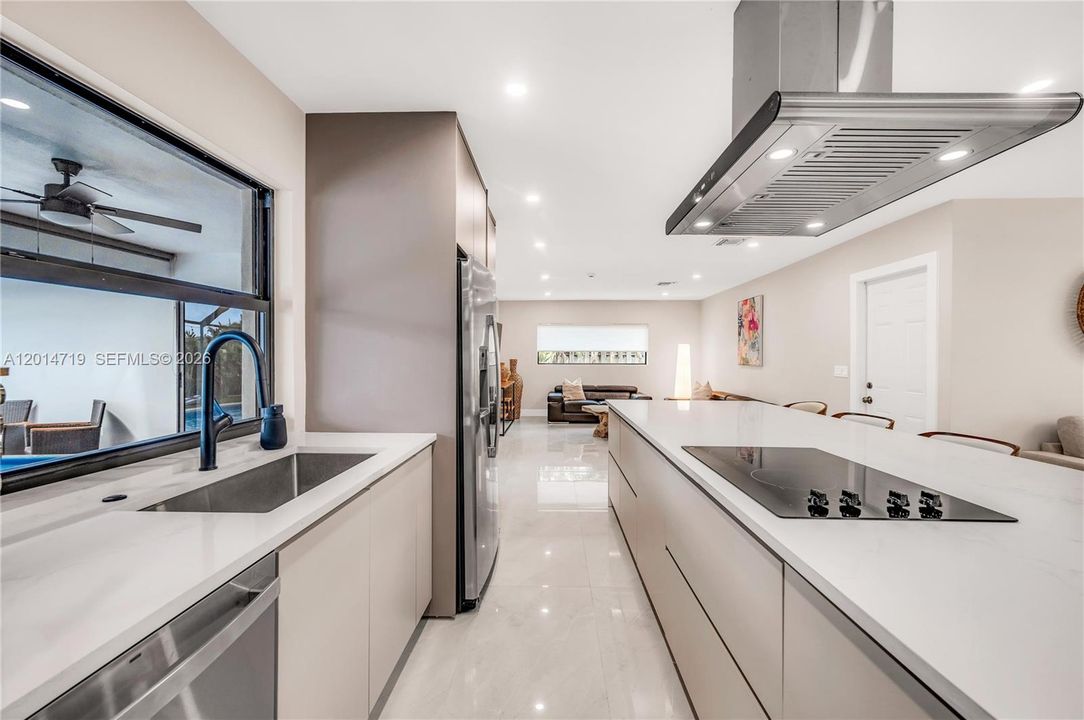 En Venta: $875,000 (3 camas, 3 baños, 1724 Pies cuadrados)