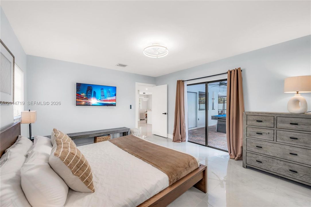 En Venta: $875,000 (3 camas, 3 baños, 1724 Pies cuadrados)
