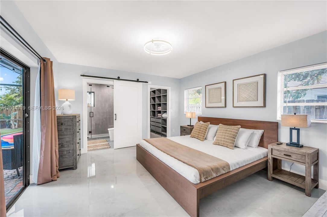 En Venta: $875,000 (3 camas, 3 baños, 1724 Pies cuadrados)