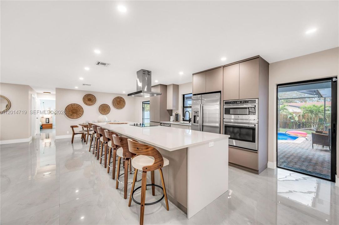En Venta: $875,000 (3 camas, 3 baños, 1724 Pies cuadrados)