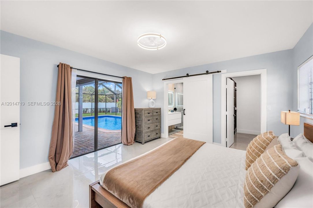 En Venta: $875,000 (3 camas, 3 baños, 1724 Pies cuadrados)
