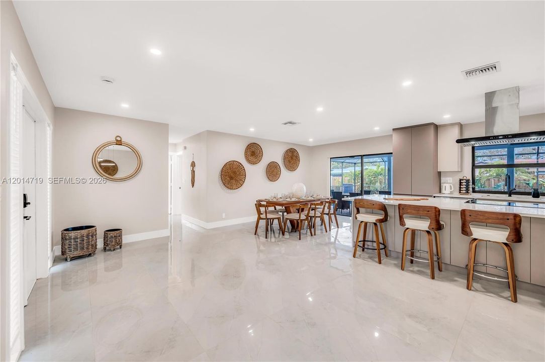 En Venta: $875,000 (3 camas, 3 baños, 1724 Pies cuadrados)
