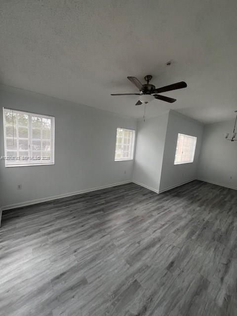 Active With Contract: $1,980 (1 beds, 1 baths, 700 Square Feet)