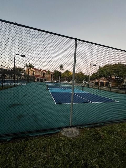 Active With Contract: $1,980 (1 beds, 1 baths, 700 Square Feet)