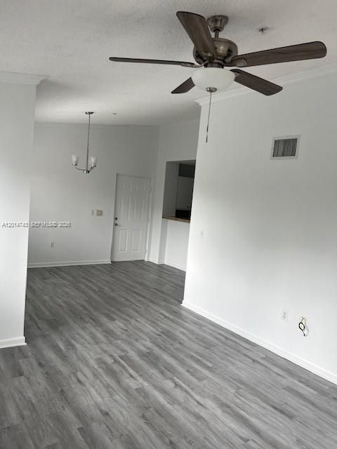 Active With Contract: $1,980 (1 beds, 1 baths, 700 Square Feet)