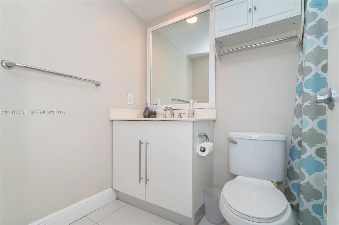 Под контрактом: $2,900 (1 спален, 1 ванн, 883 Квадратных фут)