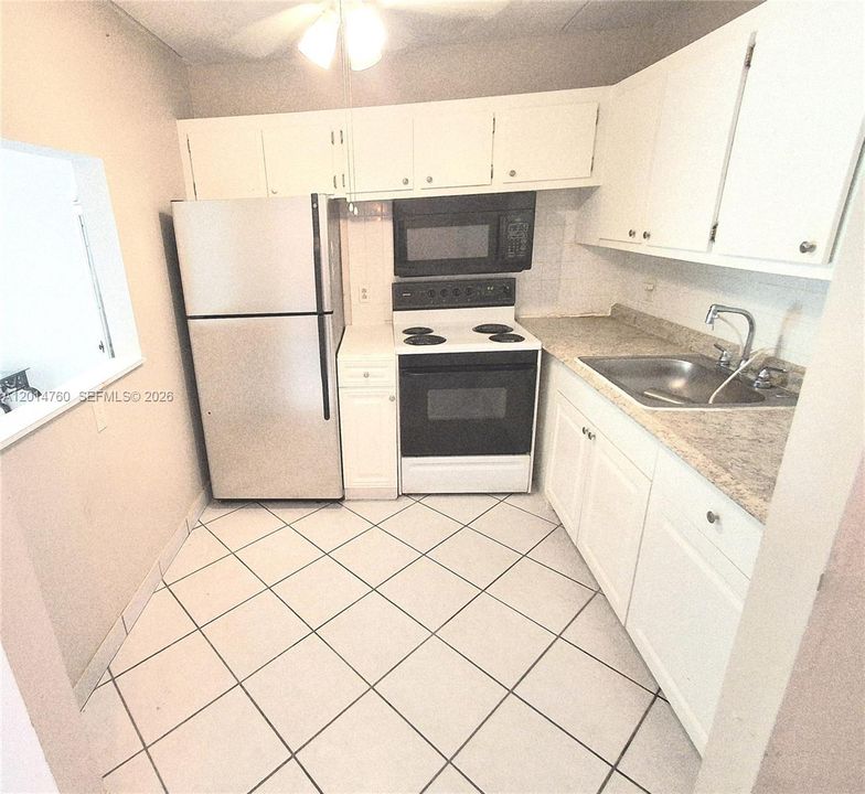 For Sale: $59,000 (1 beds, 1 baths, 660 Square Feet)