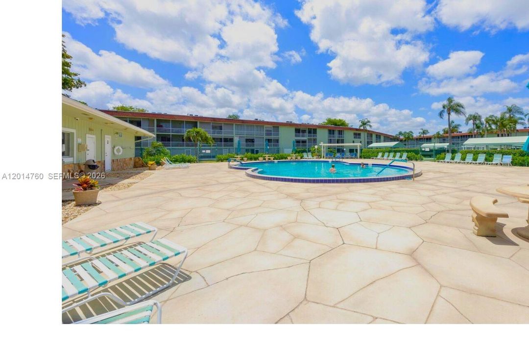 For Sale: $59,000 (1 beds, 1 baths, 660 Square Feet)