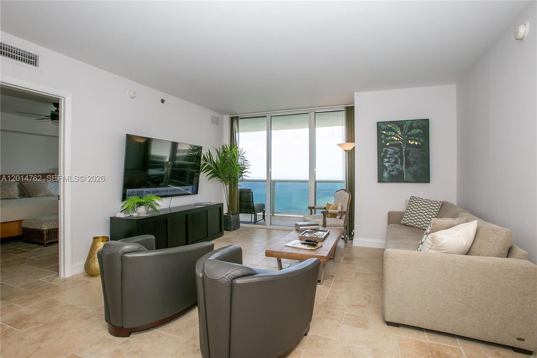 For Sale: $1,470,000 (3 beds, 3 baths, 1675 Square Feet)